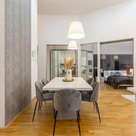Luxurious & Spacious Downtown Residence In Liszt Ferenc Square Budapest Esterno foto