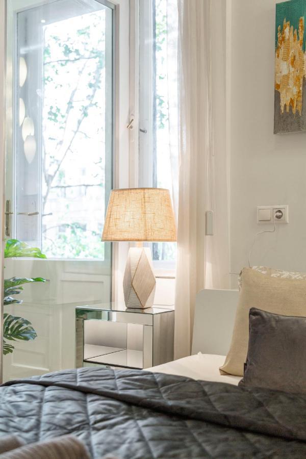 Luxurious & Spacious Downtown Residence In Liszt Ferenc Square Budapest Esterno foto