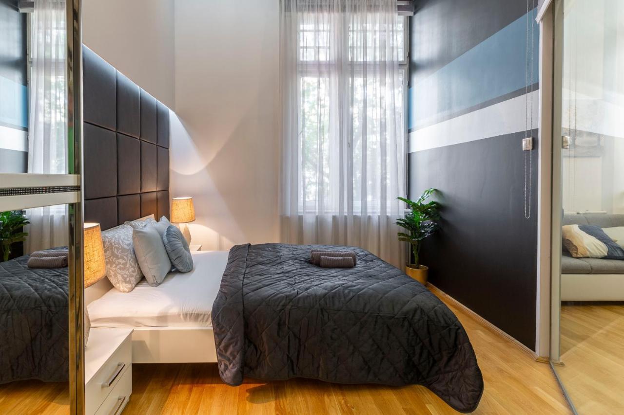 Luxurious & Spacious Downtown Residence In Liszt Ferenc Square Budapest Esterno foto