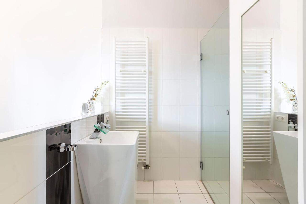 Luxurious & Spacious Downtown Residence In Liszt Ferenc Square Budapest Esterno foto